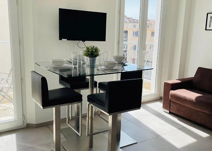 דירה Port De סנרי-סור-מר